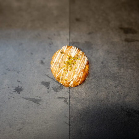 white-chocolate-pistachio-cookie-norwich